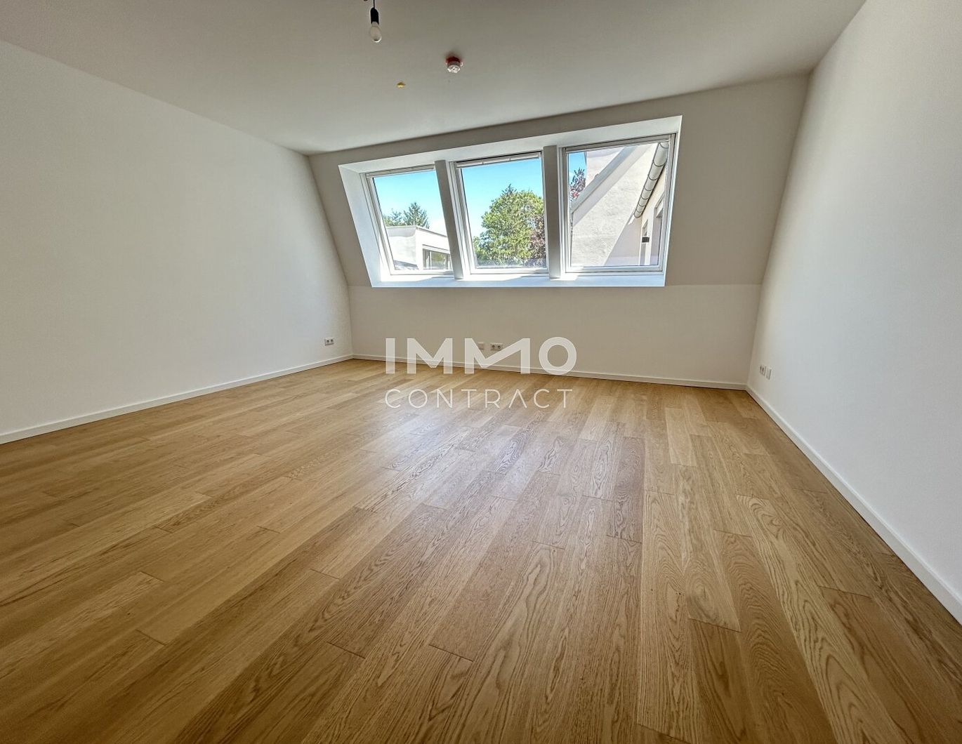 4 Zimmer Familienwohntraum mit hofseitigem großzügigen Balkon!