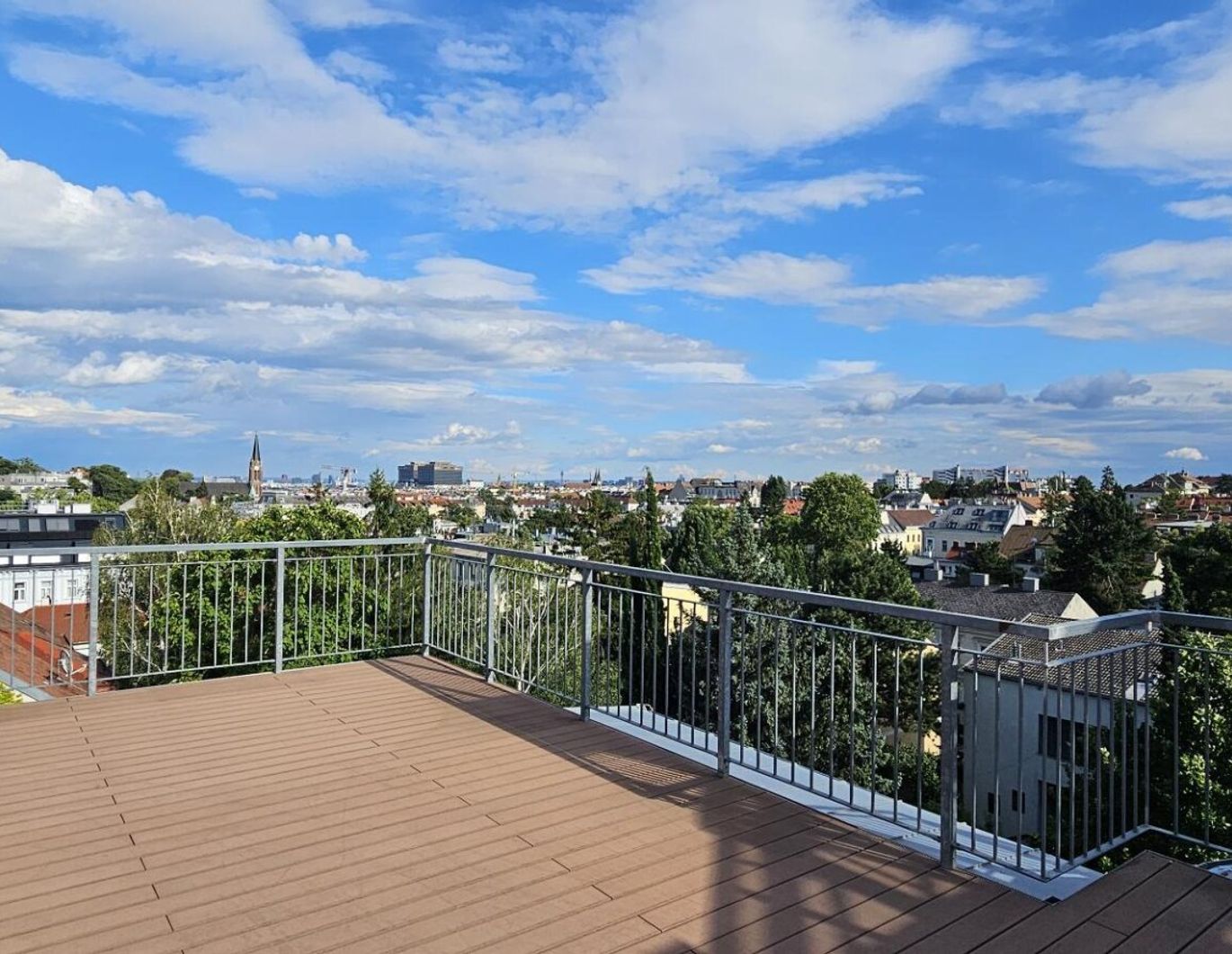 Nähe Cottage / Gersthofer Platzl - Exklusive 260m² DG Wohnung mit Dachterrasse und einzigartigem Blick über Wien!