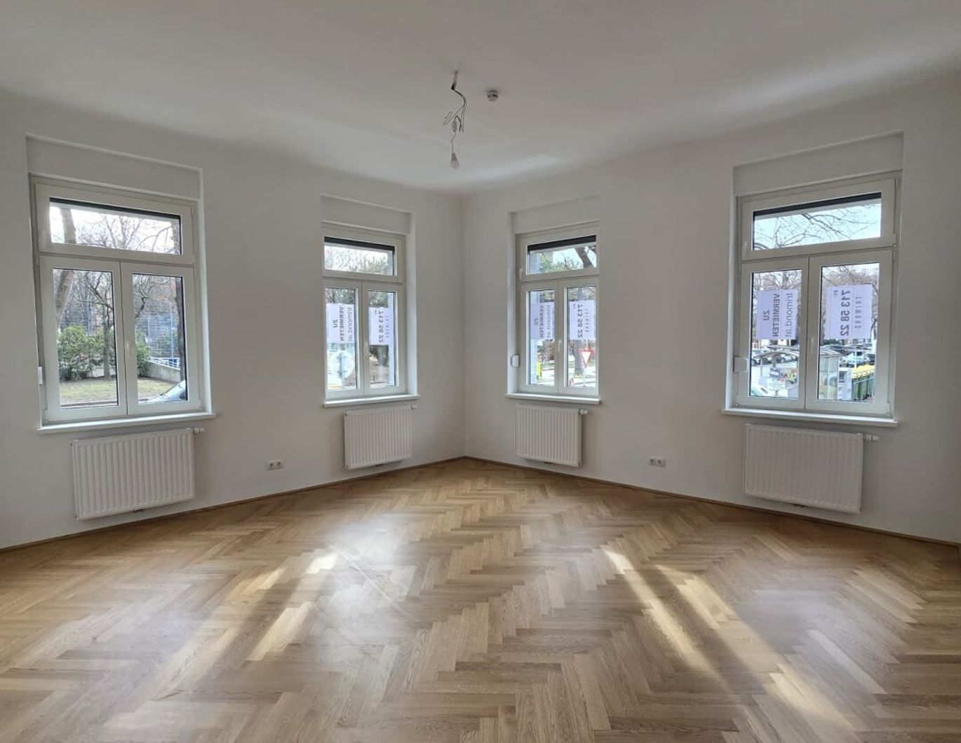 Toprenovierte Stilaltbauwohnung ( 3 Zimmer ) - direkt beim Ziehrerplatz vis a vis des Arenbergpark gelegen !