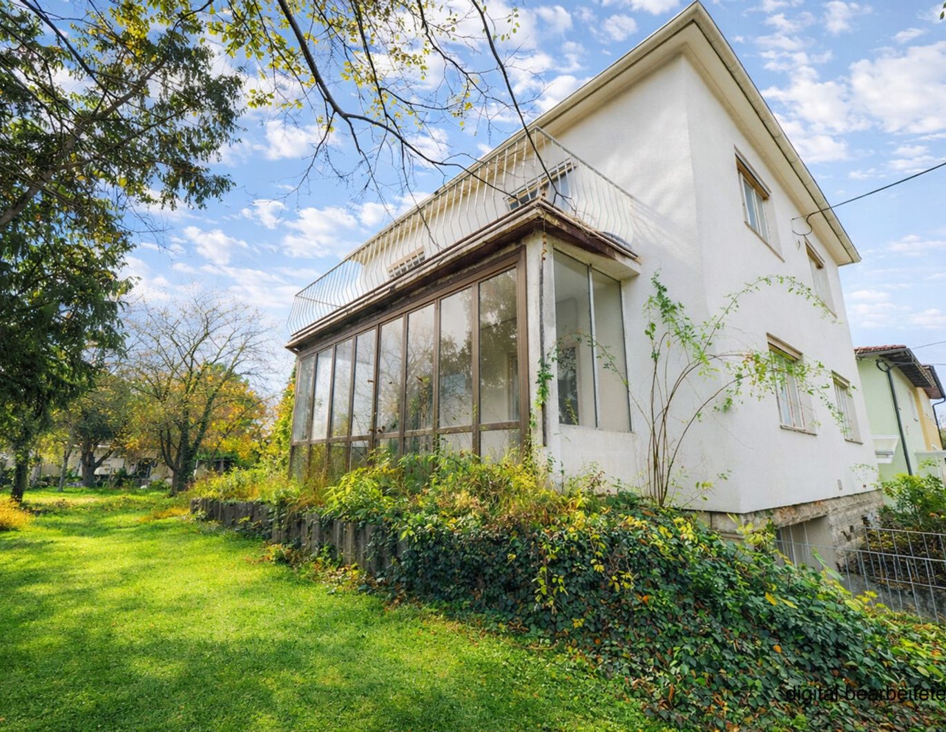 Zeitloses Einfamilienhaus (sanierungsbedürftig) auf großem Grundstück in Baden bei Wien