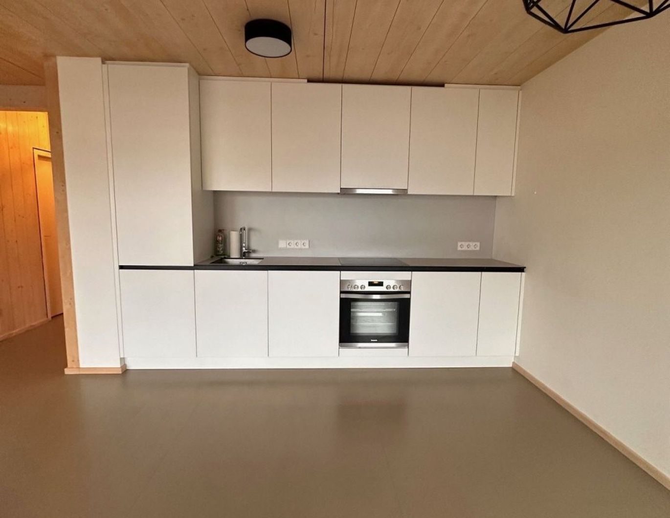 Moderne 3-Zimmer-Wohnung mit großzügigem Balkon und Blick ins Grüne