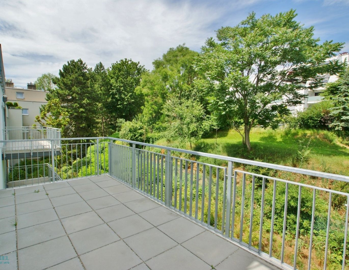 2- ZIMMER-BALKONMIETE IN GRÜNRUHELAGE