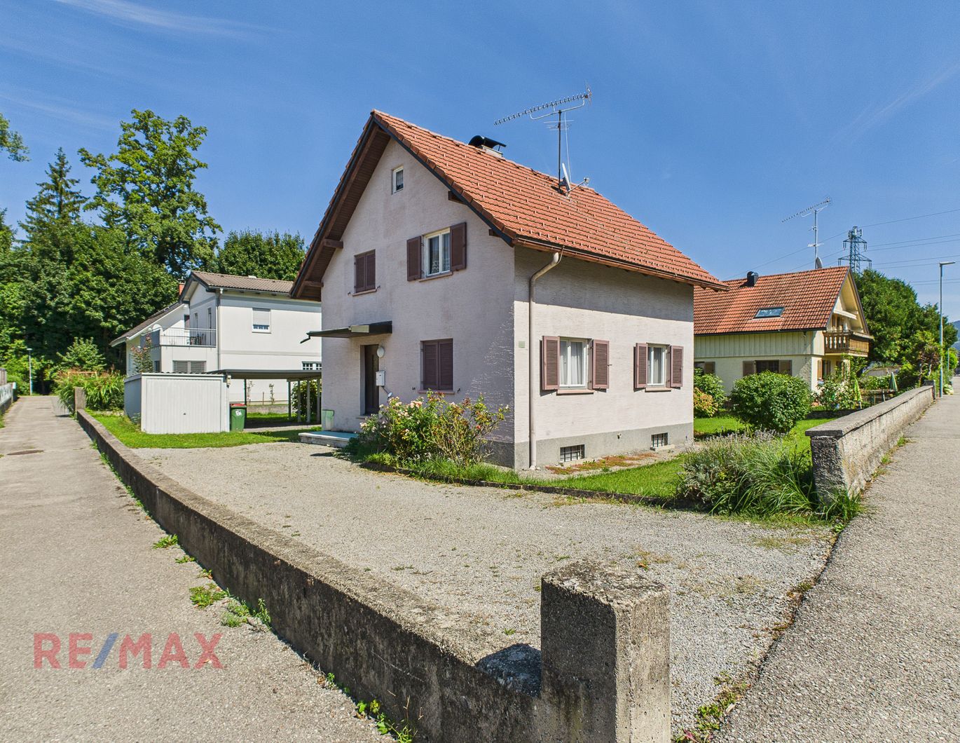Wohnen in Lauterach: Einfamilienhaus mit großem Grundstück und Renovierungspotenzial