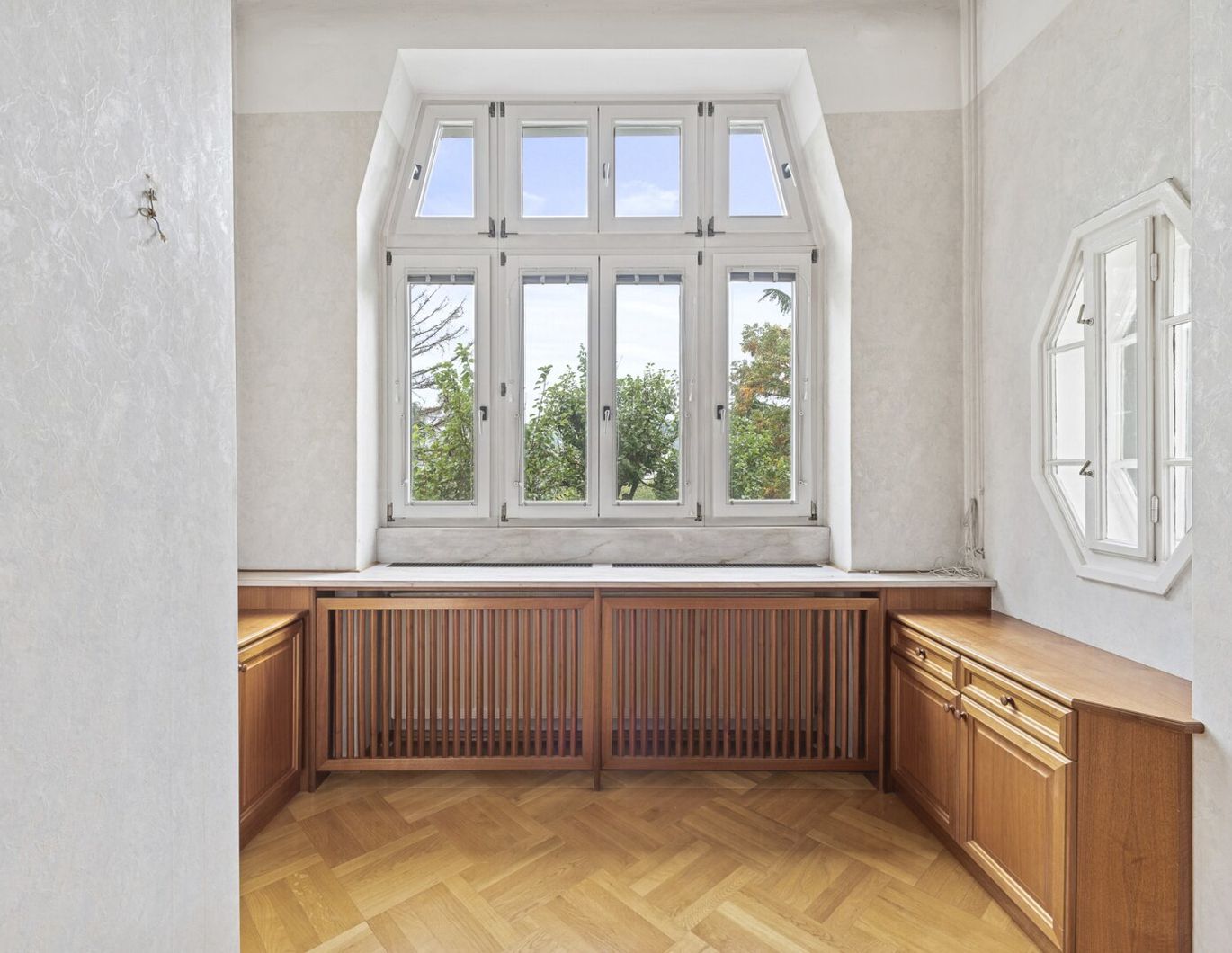 Altbau-Traum: Zwei Zimmer mit Freifläche (in Bau)