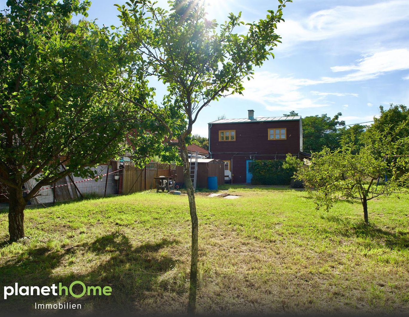 Baurecht: Obstgarten-Paradies mit charmantem Haus
