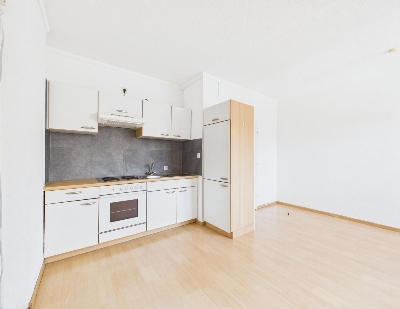 Linz/Urfahr: MIETWOHNUNG ca. 30 m2 Wohnfläche (Garconniere -1-Zimmerwohnung) in der Leonfeldner Straße