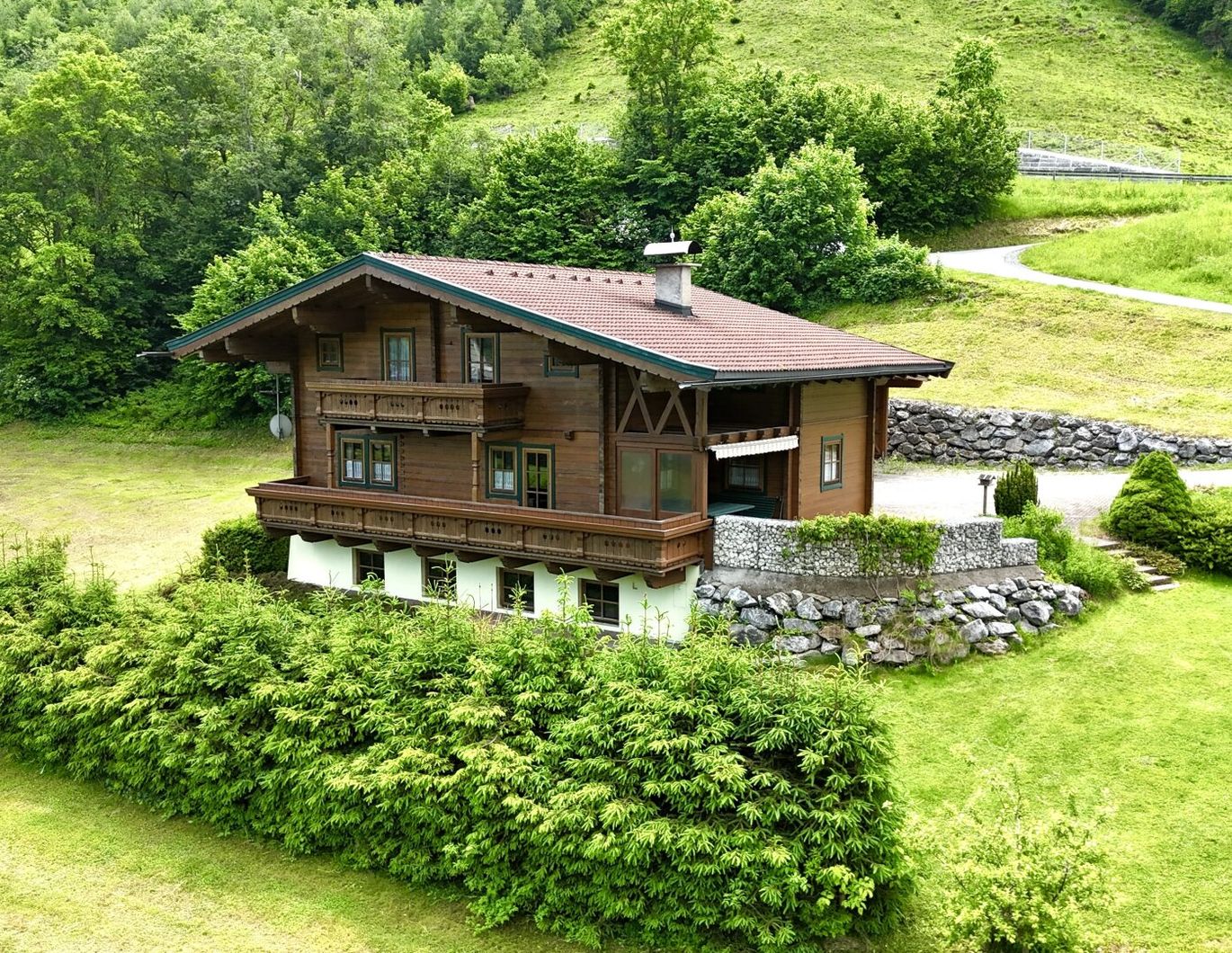 Wohnhaus mit großem Grundstück in absoluter Ruhelage von Taxenbach