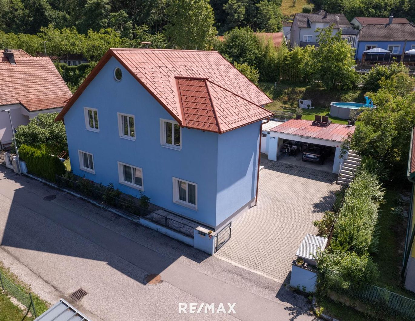 Mehrfamilienhaus mit 2 getrennten Wohneinheiten