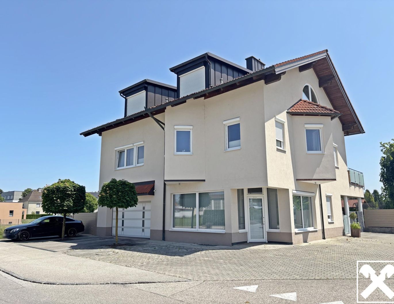 Attraktives Wohn- und Geschäftshaus mit großem Grundstück in bevorzugter Lage!