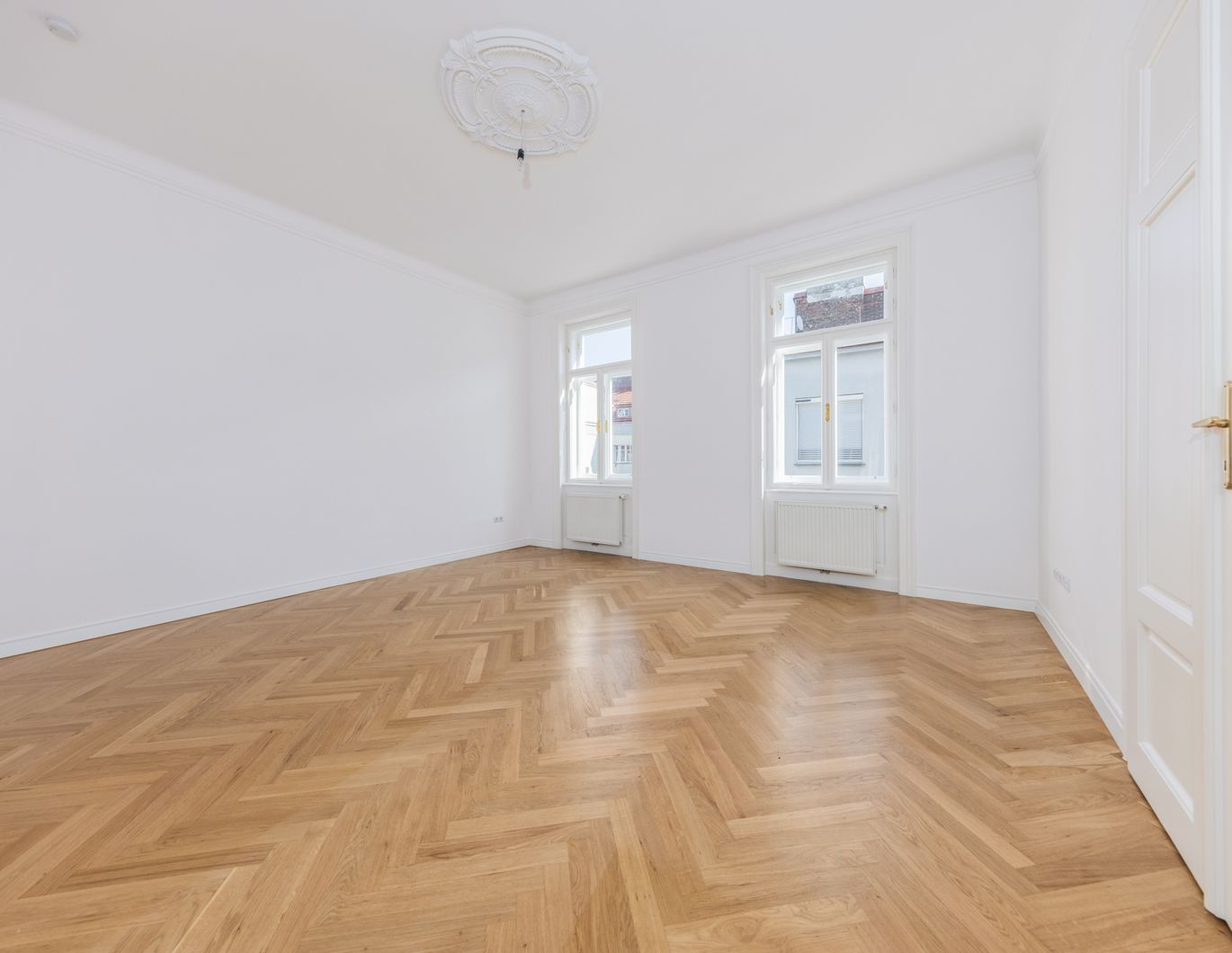 Erstbezug nach Sanierung - Altbauwohnung in Top Lage