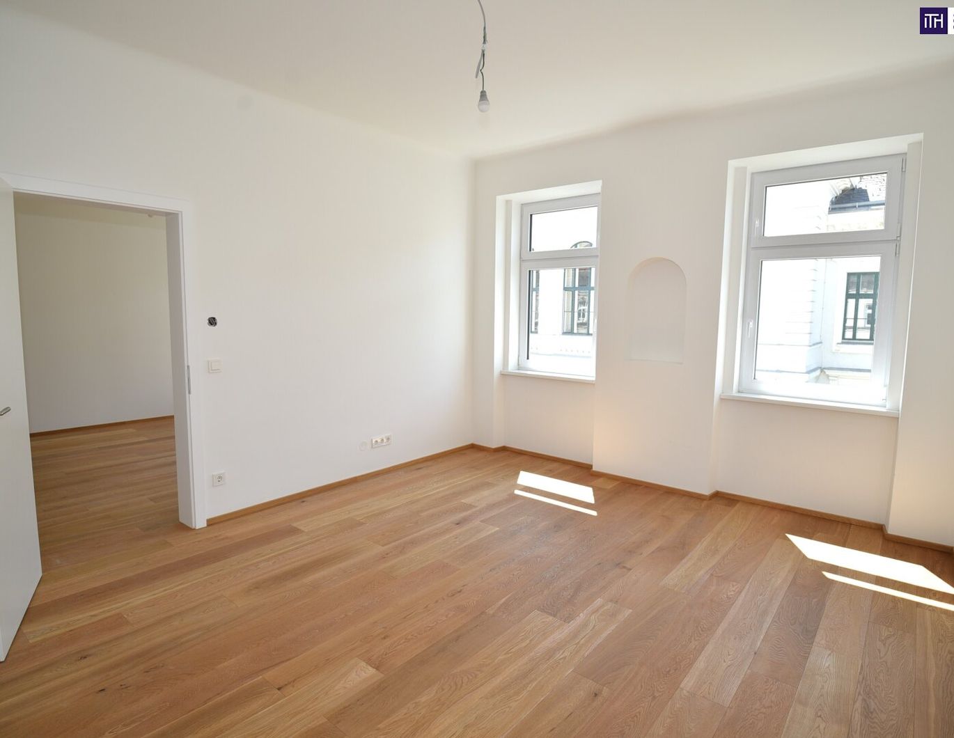 ***Wo Altbaucharme auf modernen Wohnkomfort trifft - 4-Zimmer-Wohntraum mit Balkon und Blick ins Grüne ***