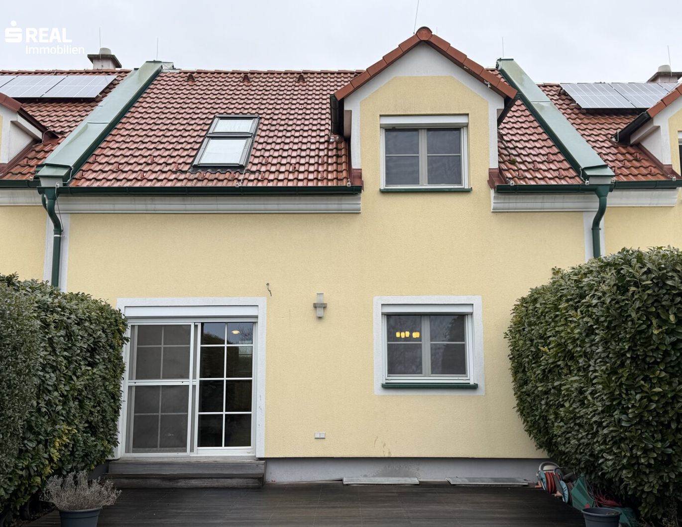 Familienfreundliches Reihenhaus mit Seeblick, Garten, Keller & Garage