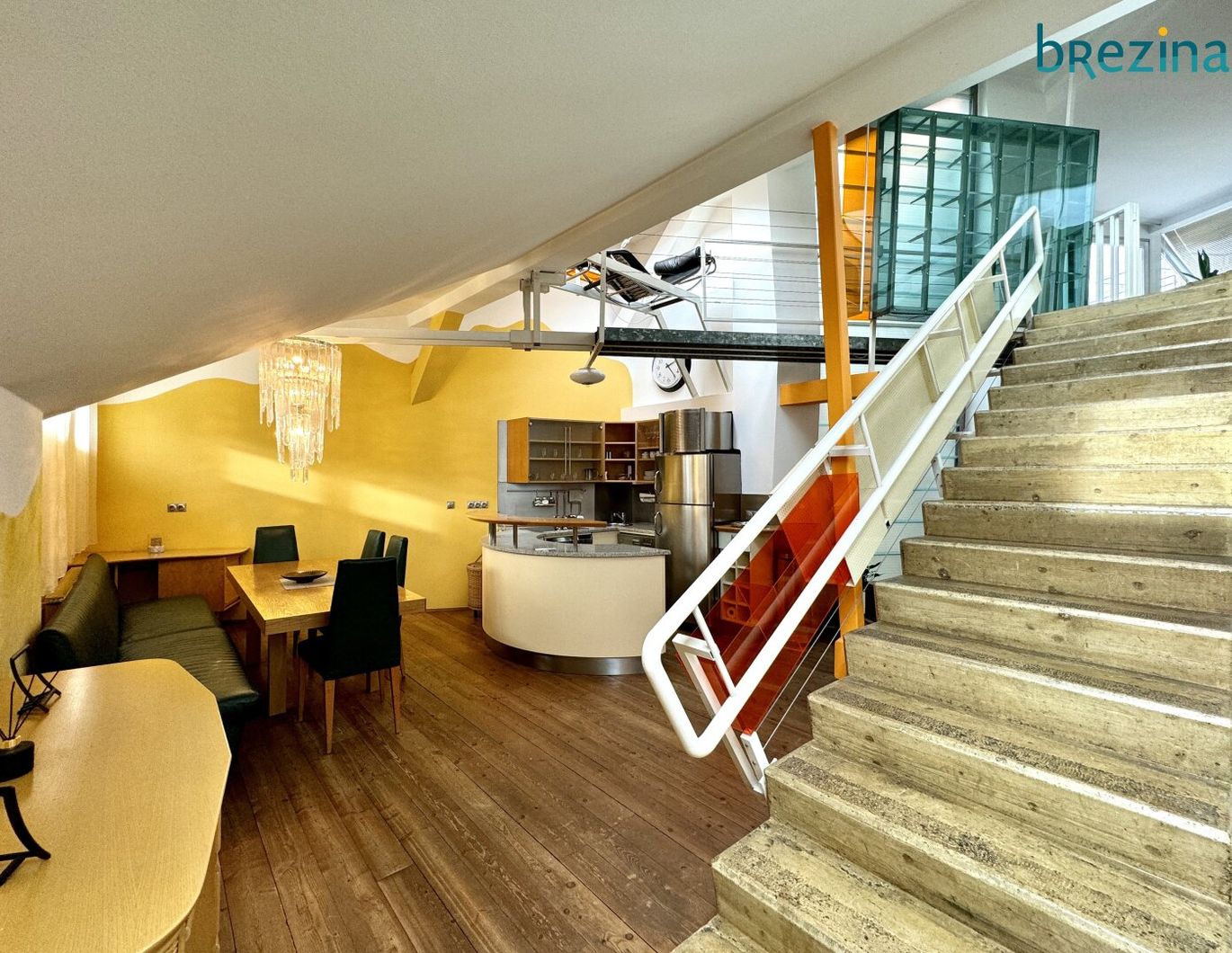 LOFT mit TERRASSE - WHIRLPOOL und SAUNA