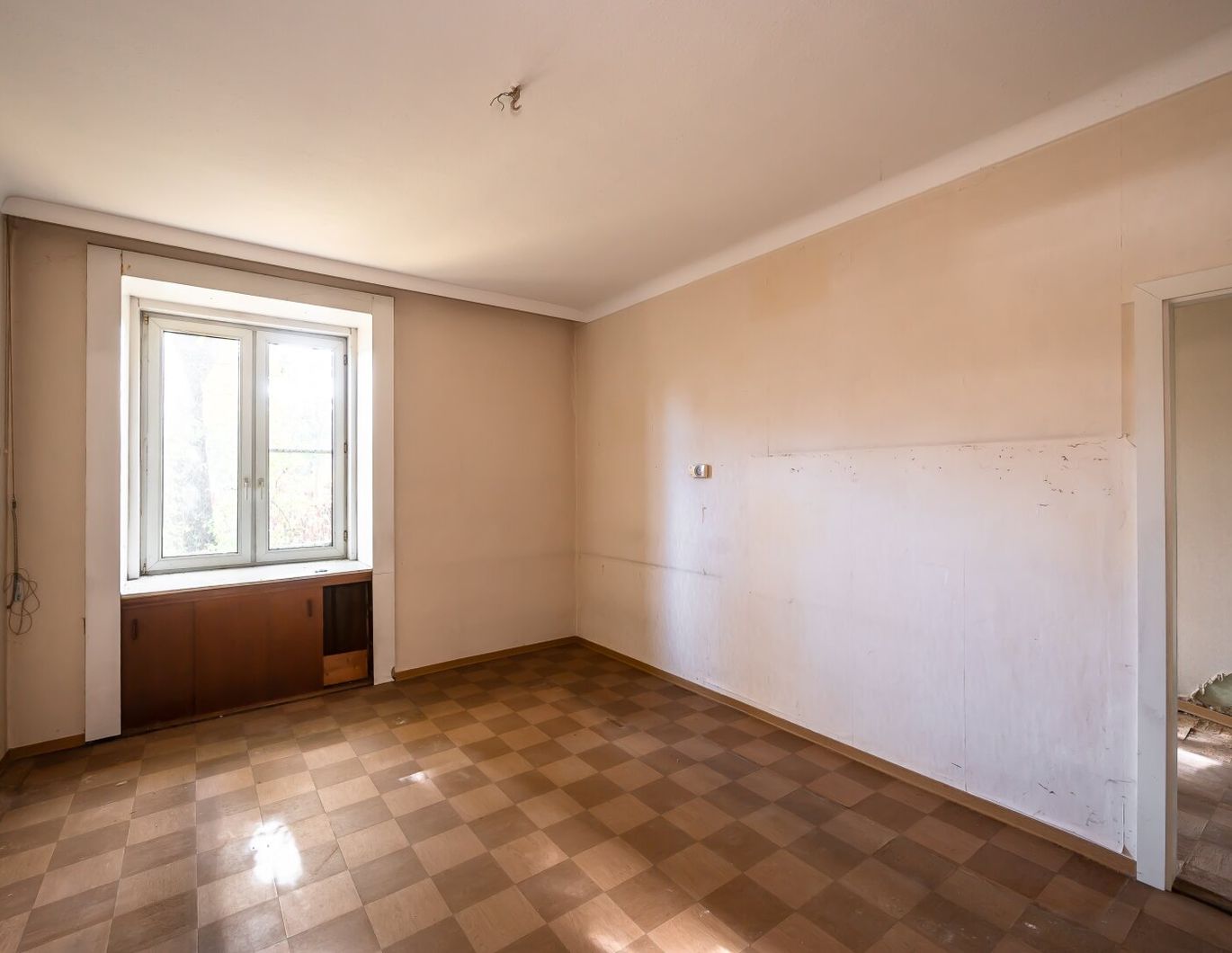 ++Fasangarten++ Altbautraum zum Selbstgestalten - 2-Zimmer-Wohnung mit Entwicklungspotenzial