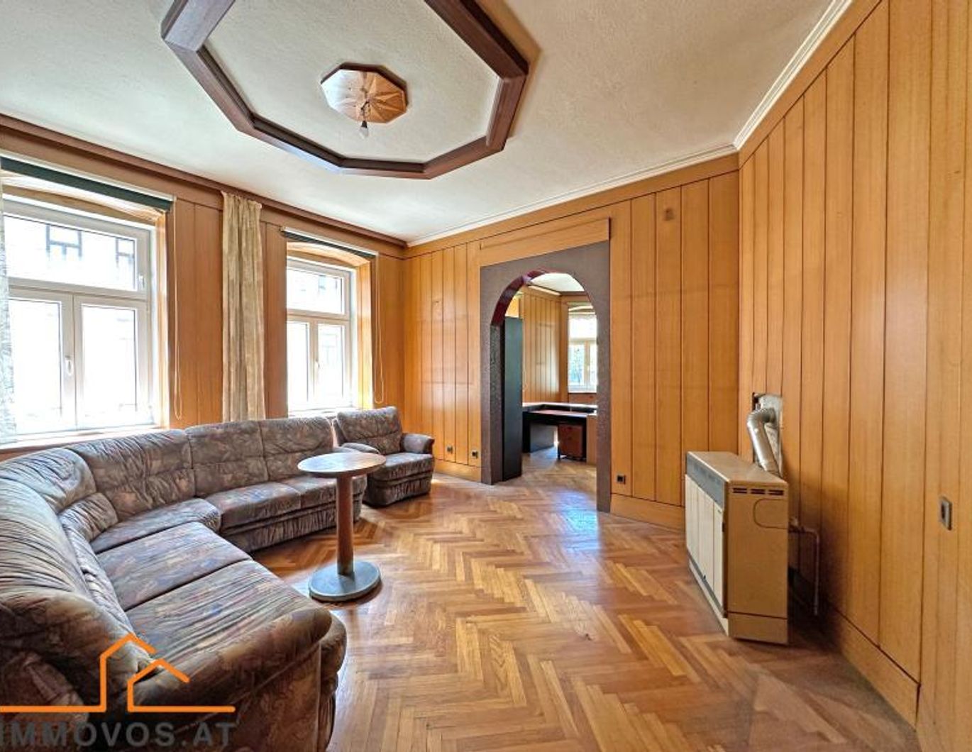 sanierungsbedürftige WOHNUNG - ALTBAU - schönes HAUS