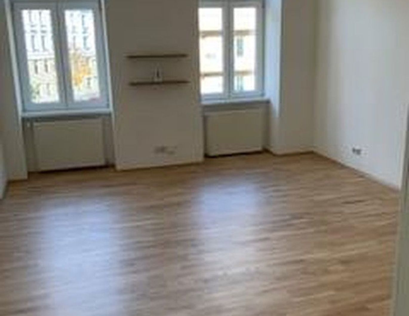 TOP - Renovierte 2-Zimmer Wohnung mit sehr guter öffentlicher Anbindung in 1200 Wien
