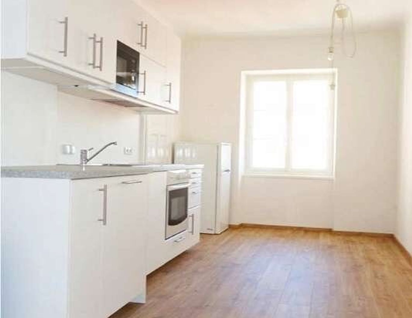 Altbauschönheit: Gemütliche 1-Zimmer-Wohnung, Küche/Essen extra, großzügiger Vorraum, in Graz, Uni nähe : Modern, gepflegt und sehr zentral gelegen