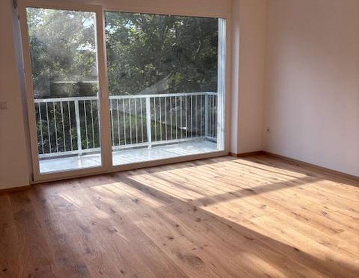Sonnige Wohnung mit Balkon - Erstbezug/PRIVAT