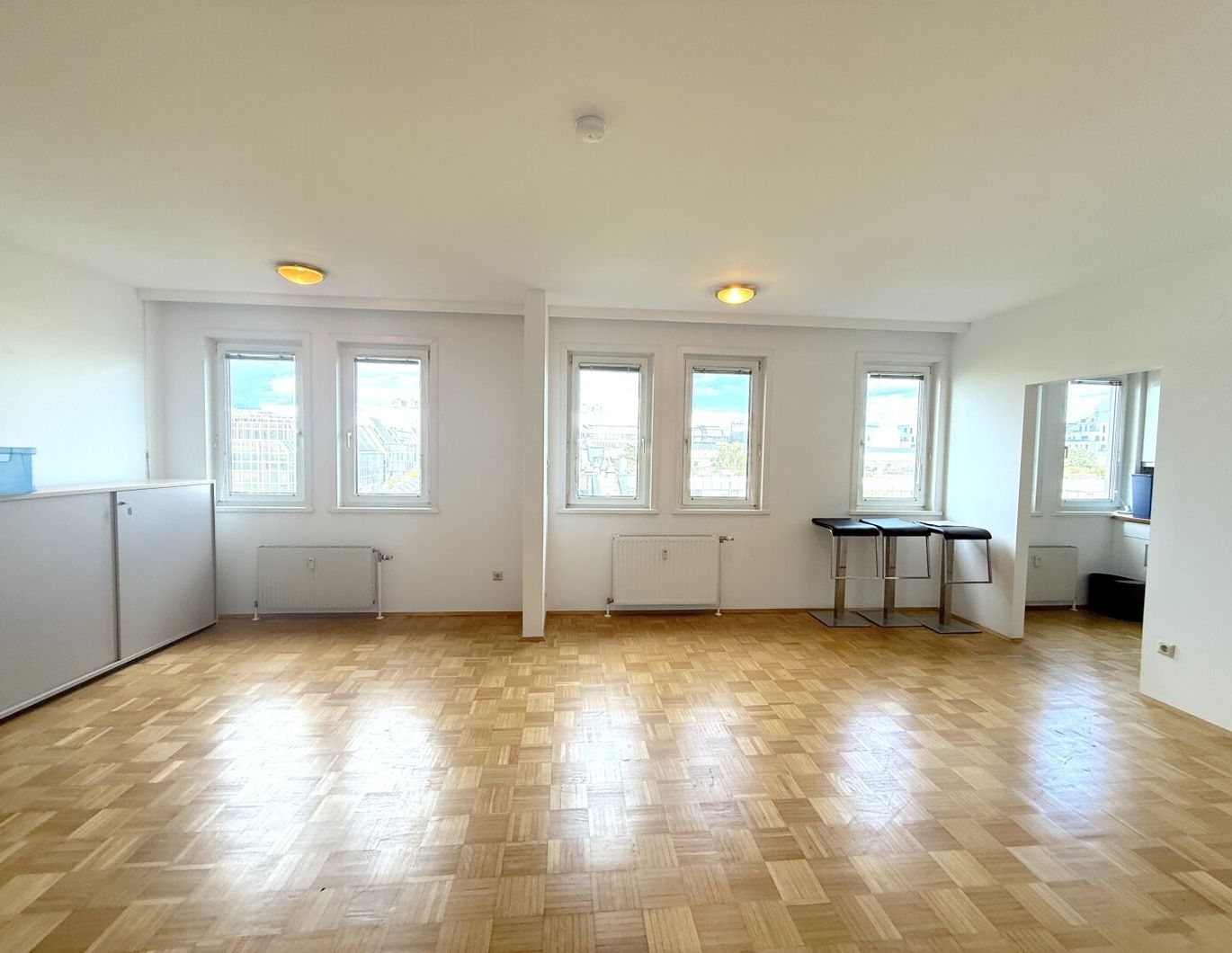 Augasse | 4 Zimmer Wohnung mit Einbauküche und Abstellraum im 6. Liftstock | Gemeinschaftsgarten | Klimaanlage
