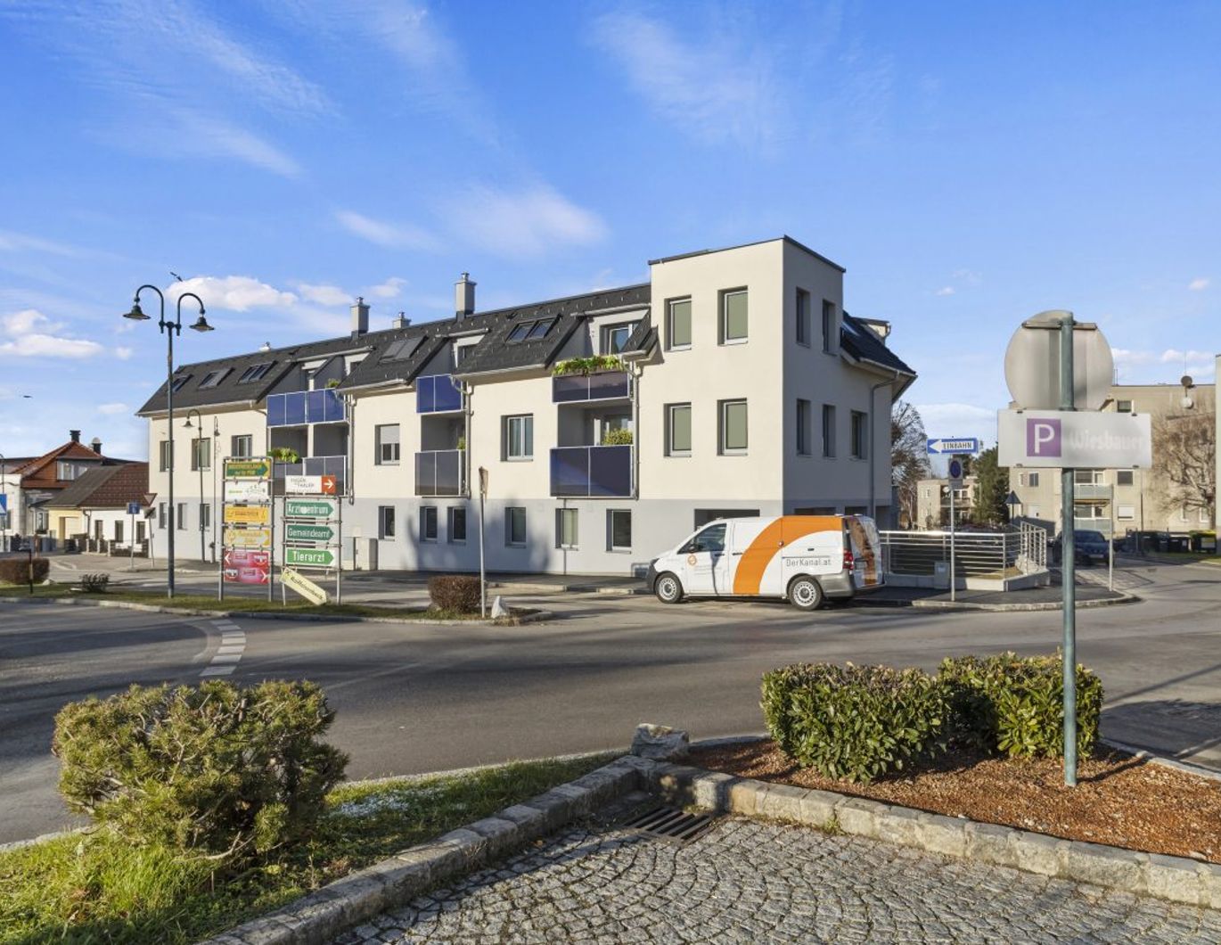 ++ Traumhaft LEBEN mit Komfort ++ VIER Zimmer mit BALKON