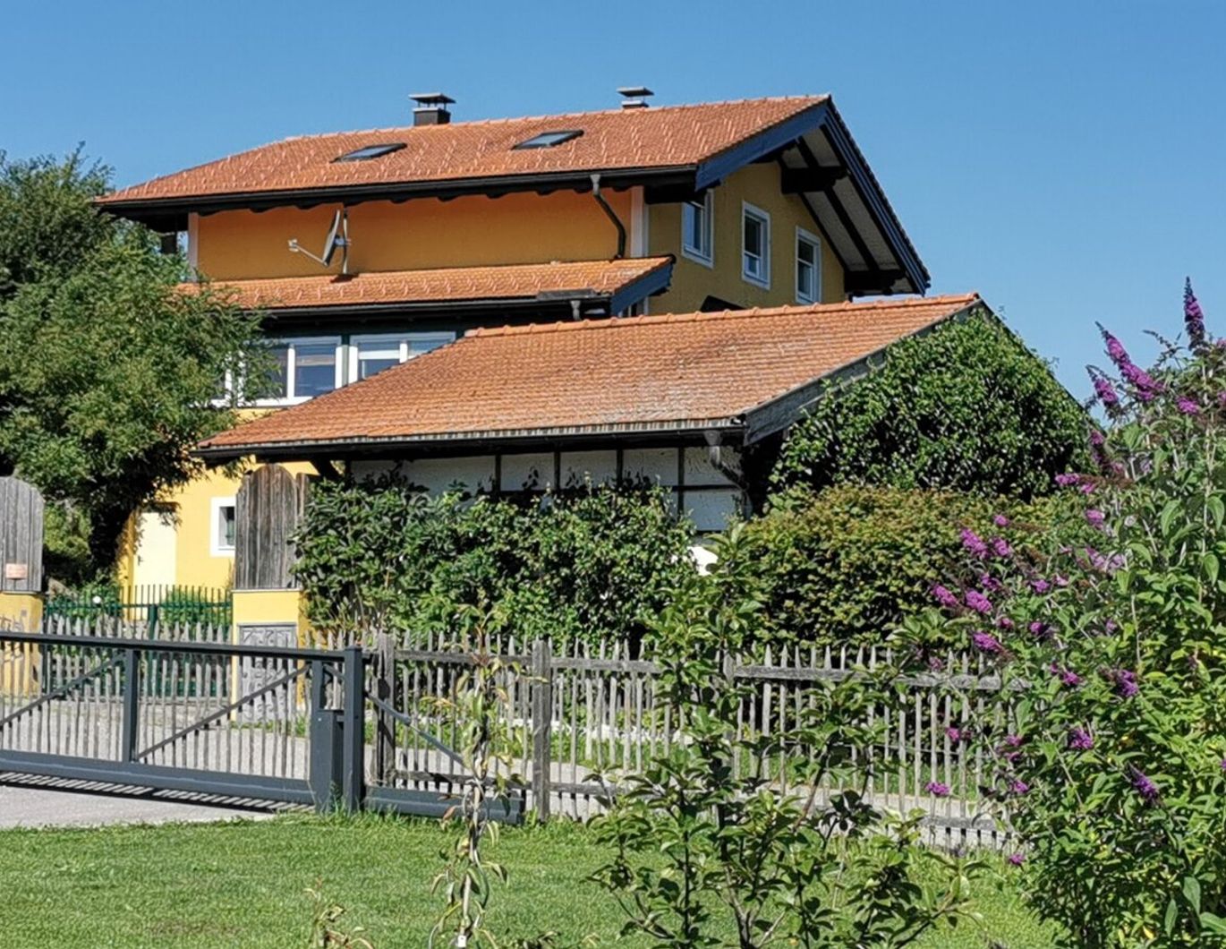 Traumhaus nahe dem Mattsee: 6 Zimmer, Wintergarten, Carport - Ihr neues Zuhause wartet!