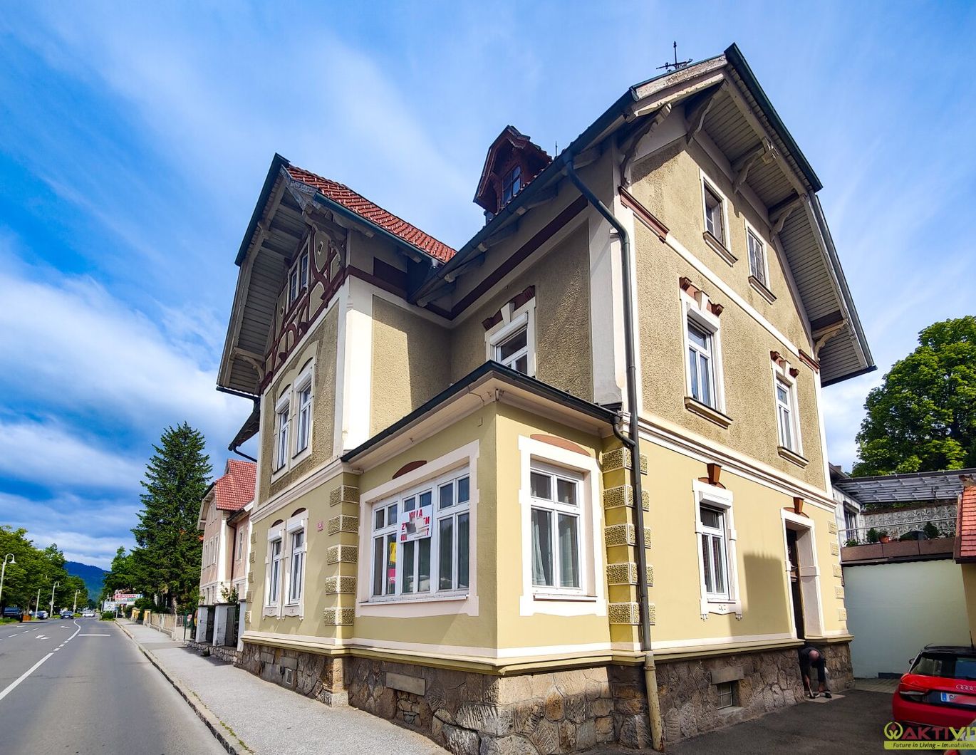 Historisches Stadthaus mit 9 Zimmern und vielseitiger Nutzungsmöglichkeit und Potential.