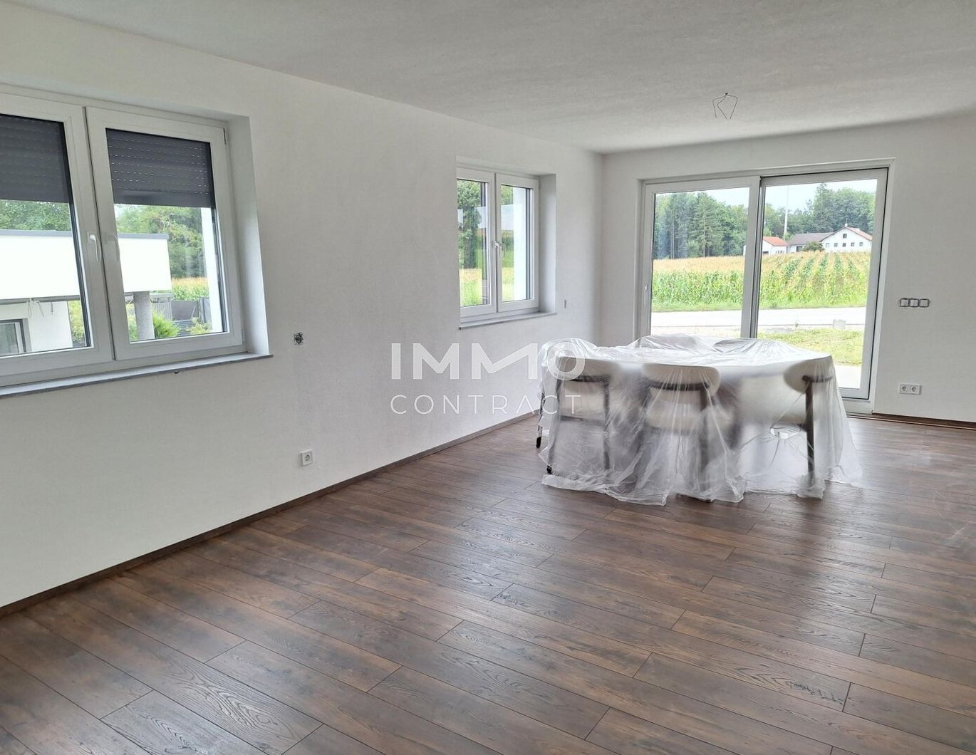 ERSTBEZUG & SOFORT VERFÜGBAR - elegante Doppelhaushälfte mit Garten und Garage