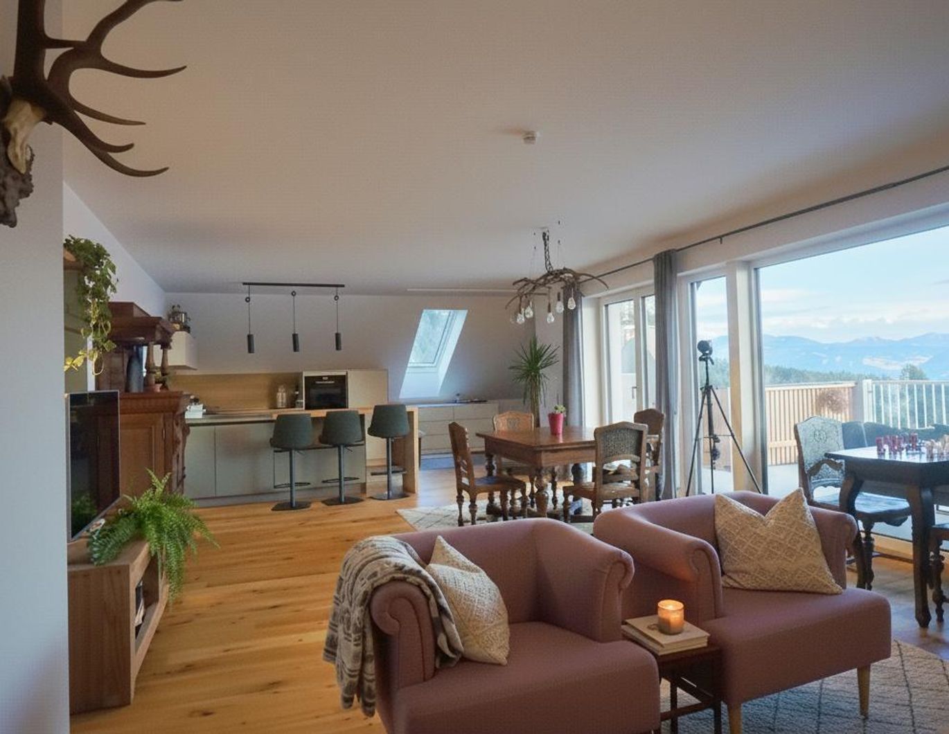 Traumhafte 2 Zimmer Wohnung mit phänomenalem Ausblick und großer Balkonterrasse