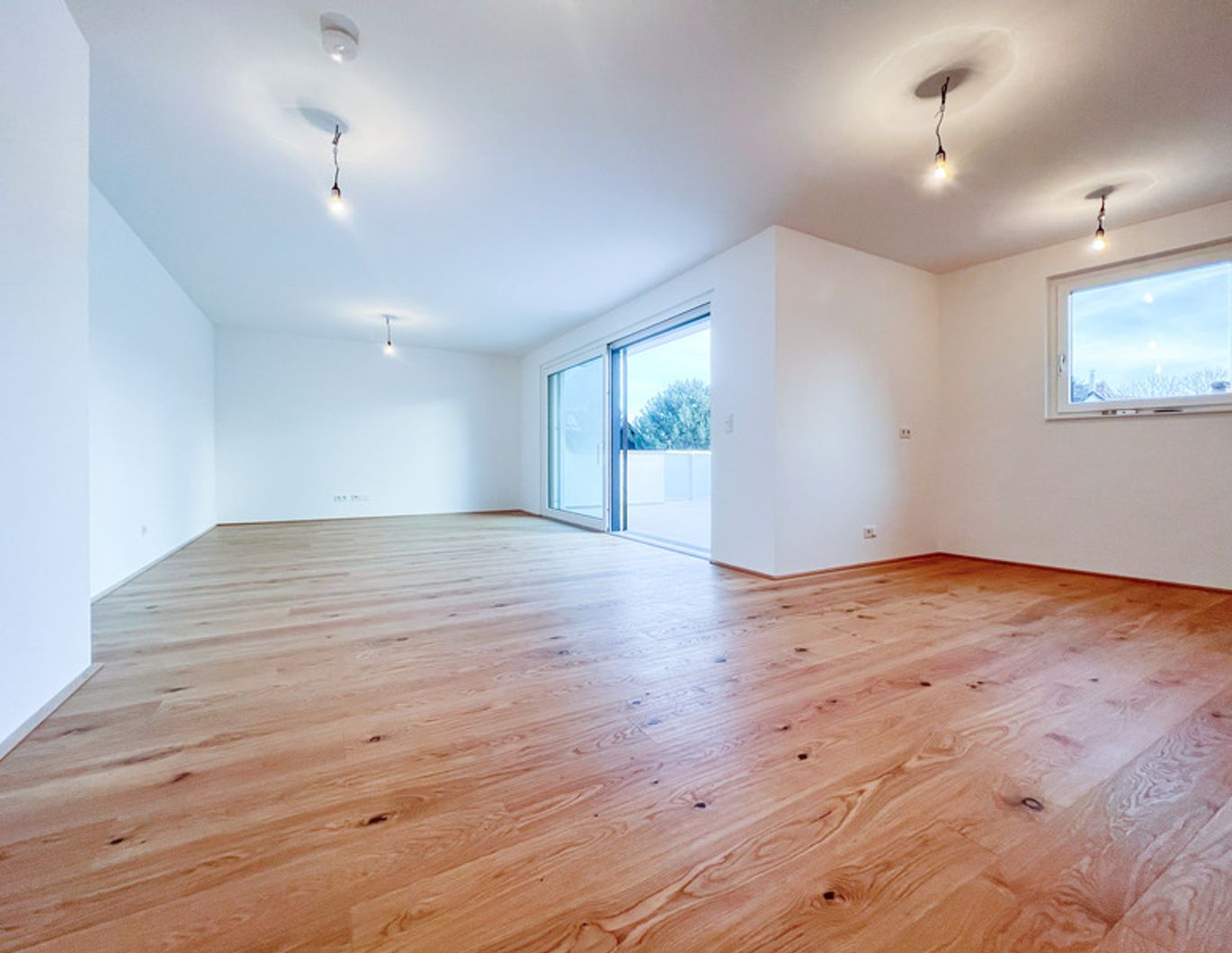 Geräumige 4-Zimmer Familieninsel mit Süd-Balkon und ganz viel Platz zum Leben. Sofort einziehen