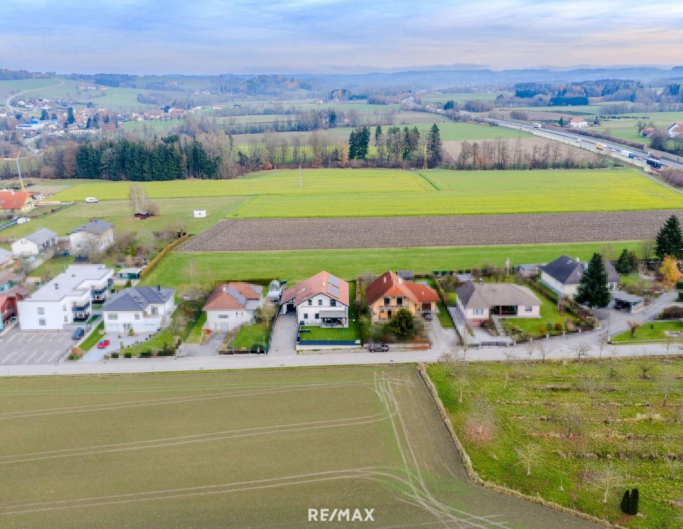 Großzügiges Wohnhaus mit Blick ins Grüne