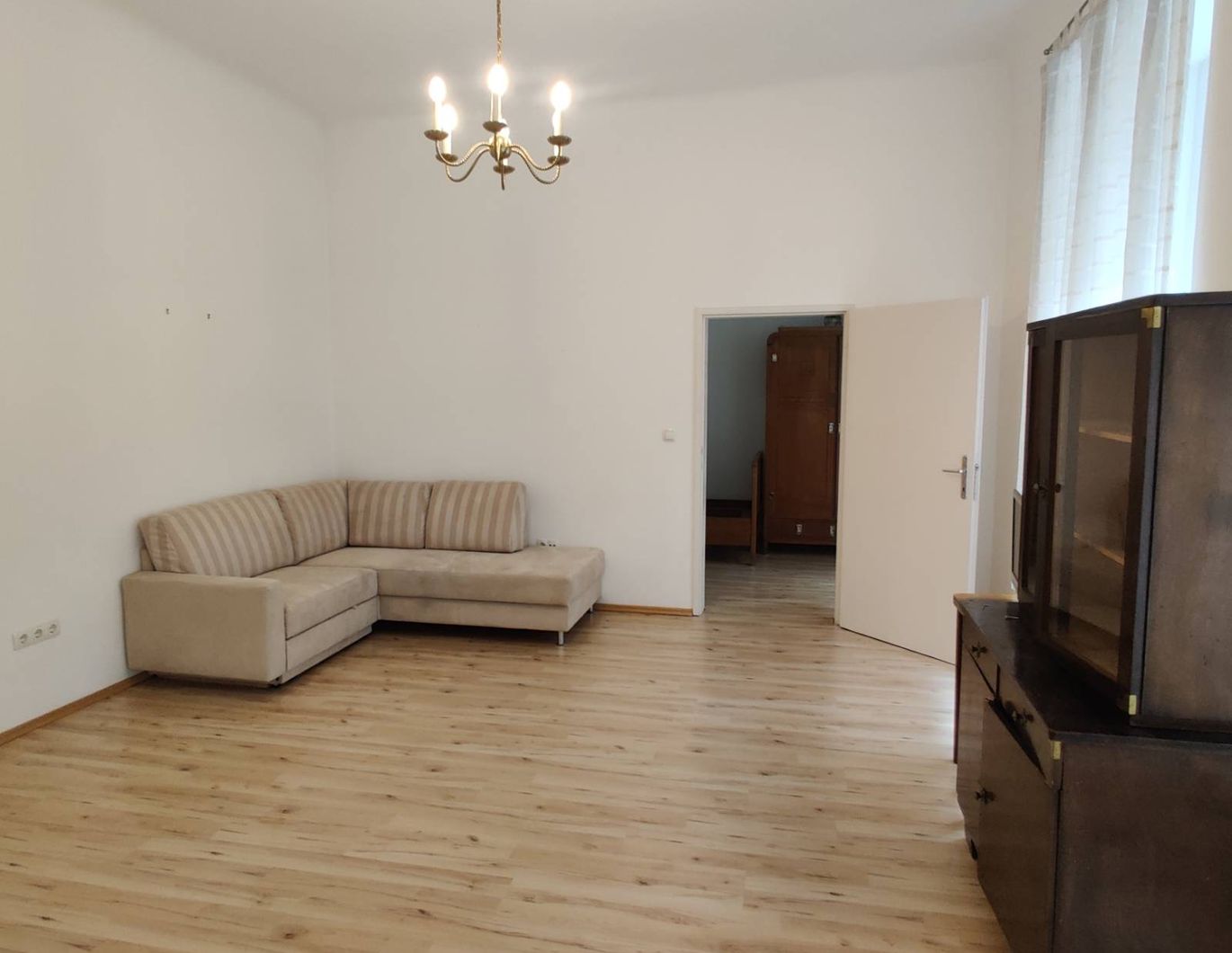 SINGLEHIT, 40m² Altbau Wohnung, 2 Zimmer, unbefristet