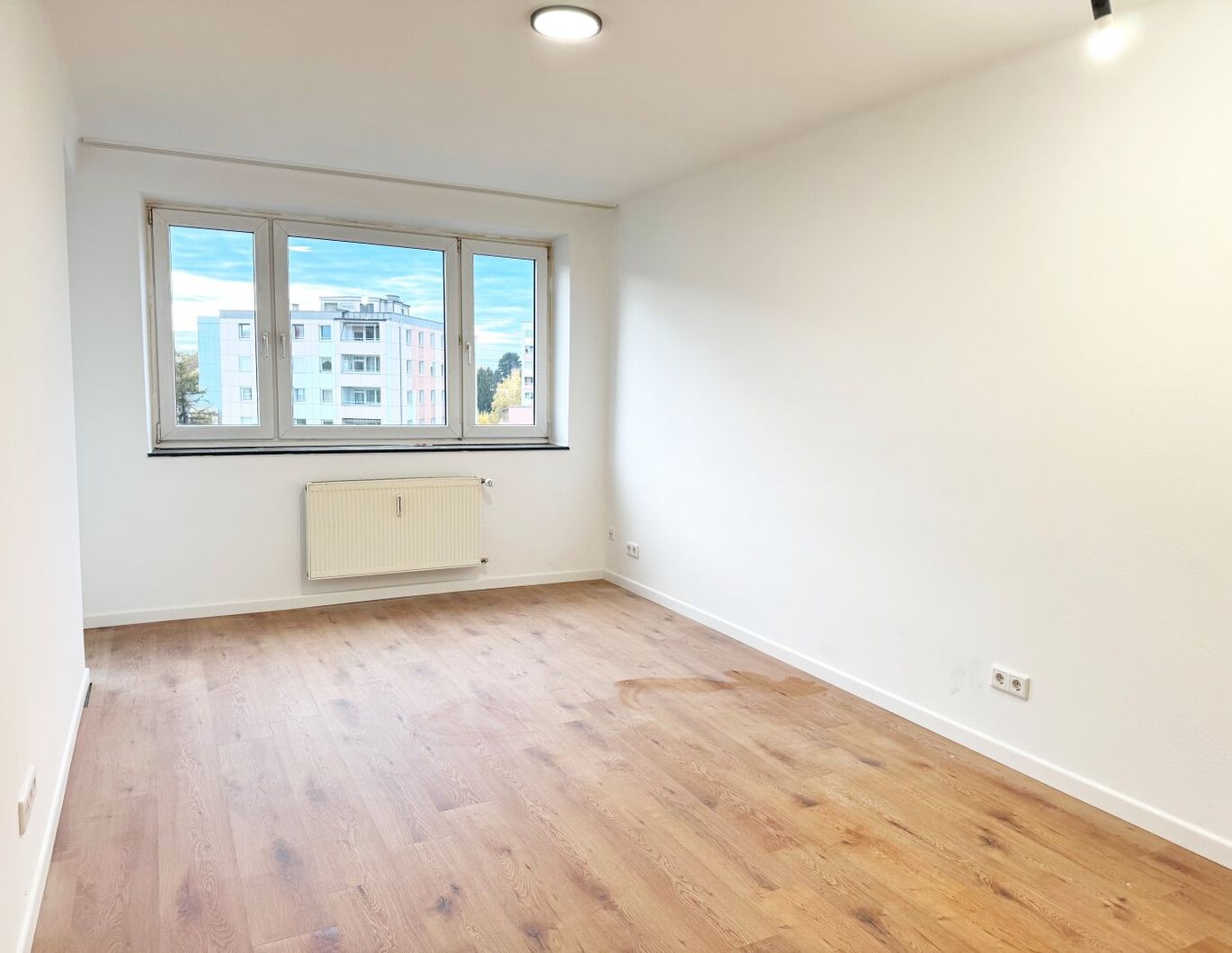 Zentrale 2-Zimmer-Wohnung mit Loggia