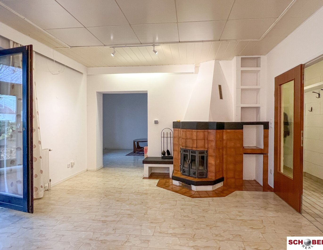 Nahe Stadtgrenze Baden - Doppelhaushälfte mit Renovierungsbedarf