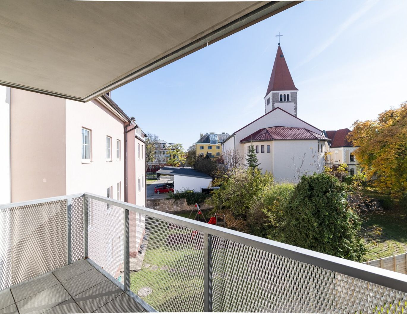 PROVISIONSFREI | Bezugsfertige 3-Zimmer-Wohnung mit Balkon, viel Privatsphäre und Grünblick