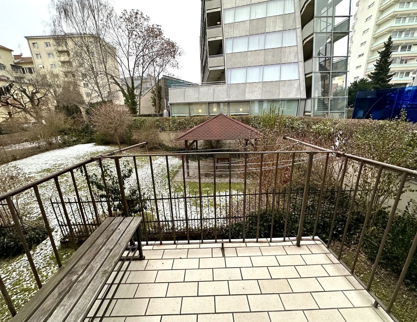 Ideal geschnittene 3- Zimmer-Altbauwohnung mit Balkon nahe des Jakominiplatzes und des Augartens in Grazer Bezirk Jakomini - Provisionsfrei!