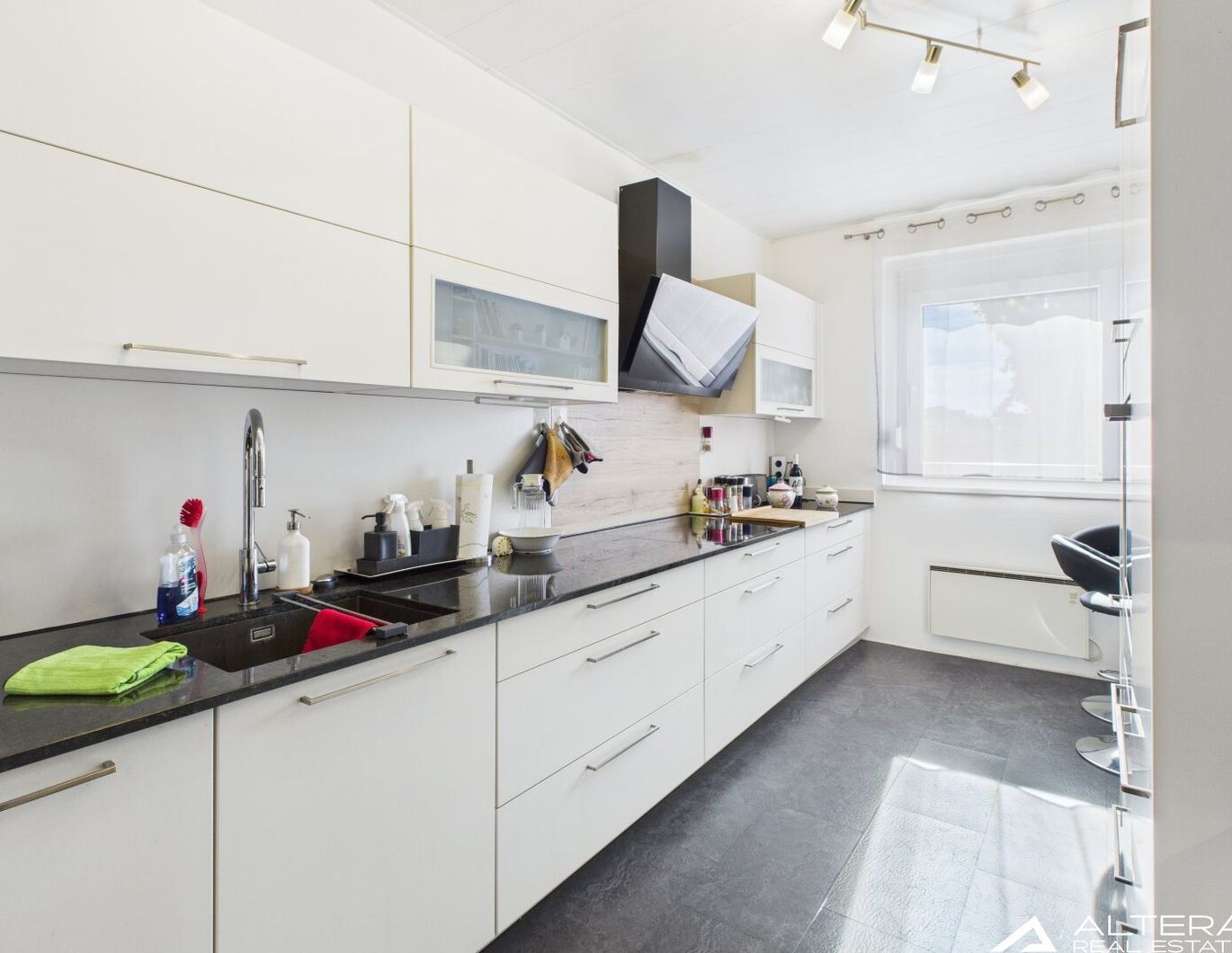 Großzügige 4-Zimmer-Wohnung mit Tiefgarage & Keller - ruhige Lage in Kalsdorf bei Graz!!