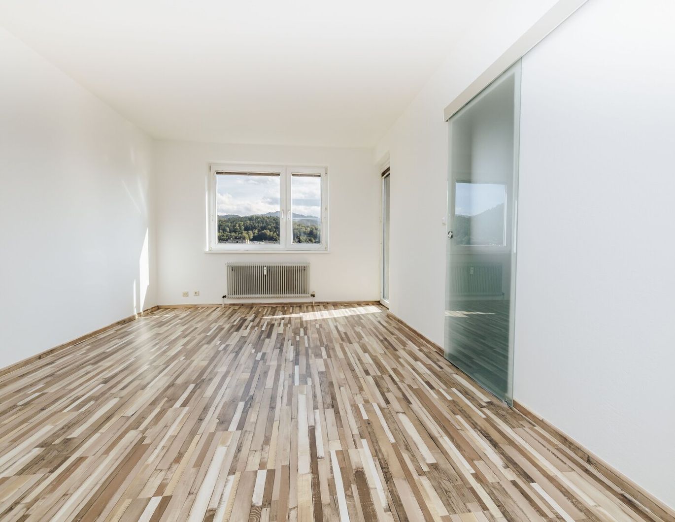 PROVISIONSFREI I 6.STOCK MIT LIFT I RUHIGE LAGE I 2 ZIMMER I LOGGIA I AUSSICHT I LICHTDURCHFLUTET I PROJEKT WOHNEN