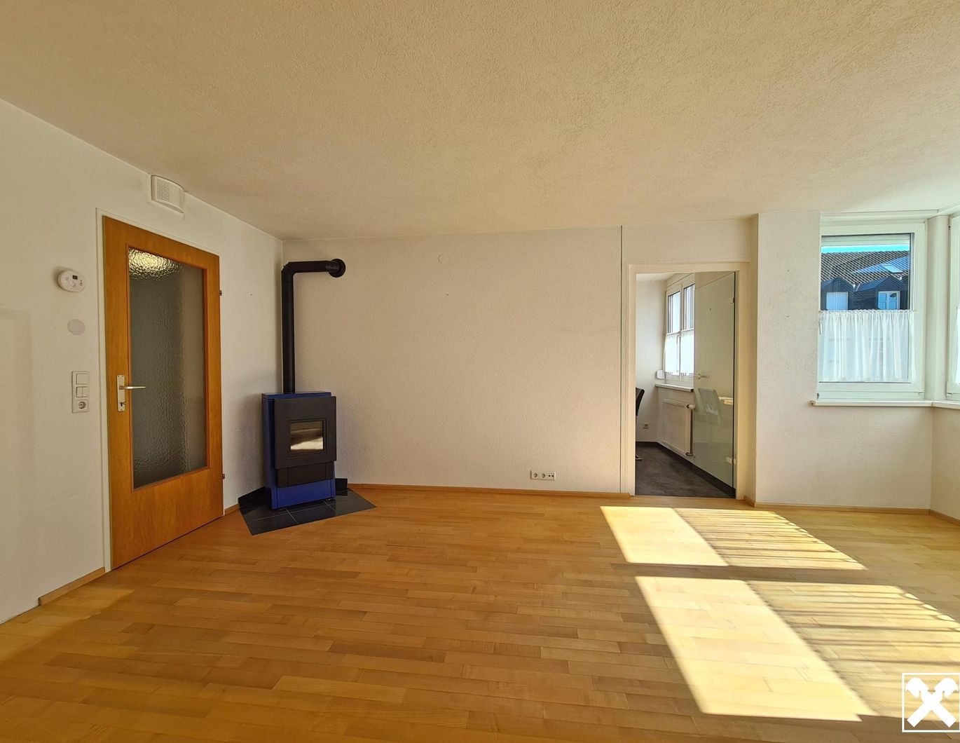 Großzügige und gemütliche 4 - Zimmerwohnung zu verkaufen!!