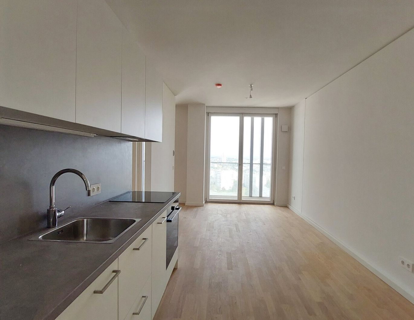 Modernes Wohnen mit Pool & Sauna - TOWER HOMES - V22