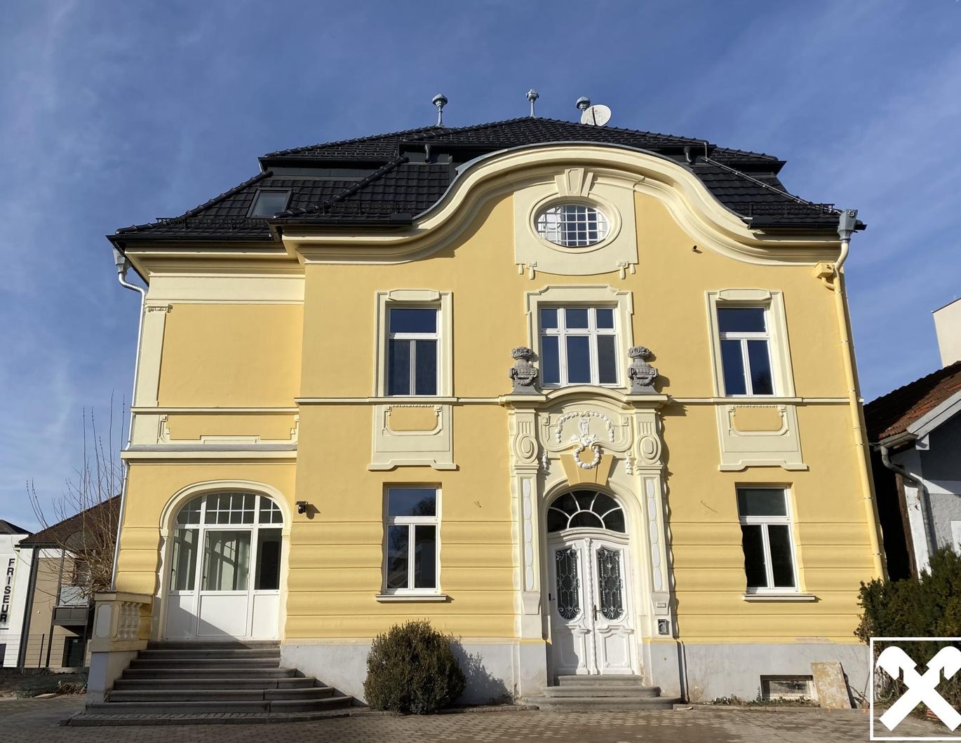 Wohn- und Geschäftsflächen im Stadtzentrum mit Lift und Parkmöglichkeiten