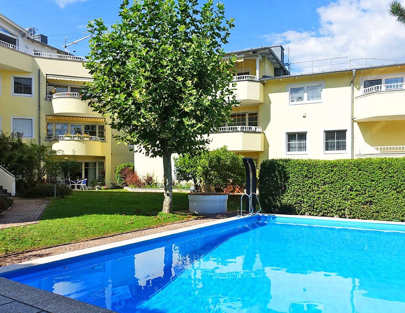 Wohnen am Wilhelminenberg mit Pool! Absolute Grün- und Ruhelage + Garagenplatz! Das perfekte Zuhause!