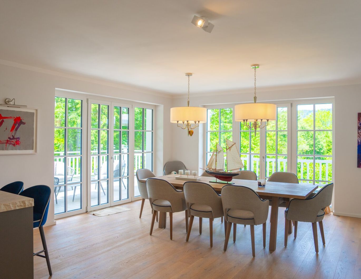 WÖRTHERSEE - 700 qm Strand & traumhafte SEEBLICKVILLA mit Pool in idyllischer Waldrandlage am WÖRTHERSEE