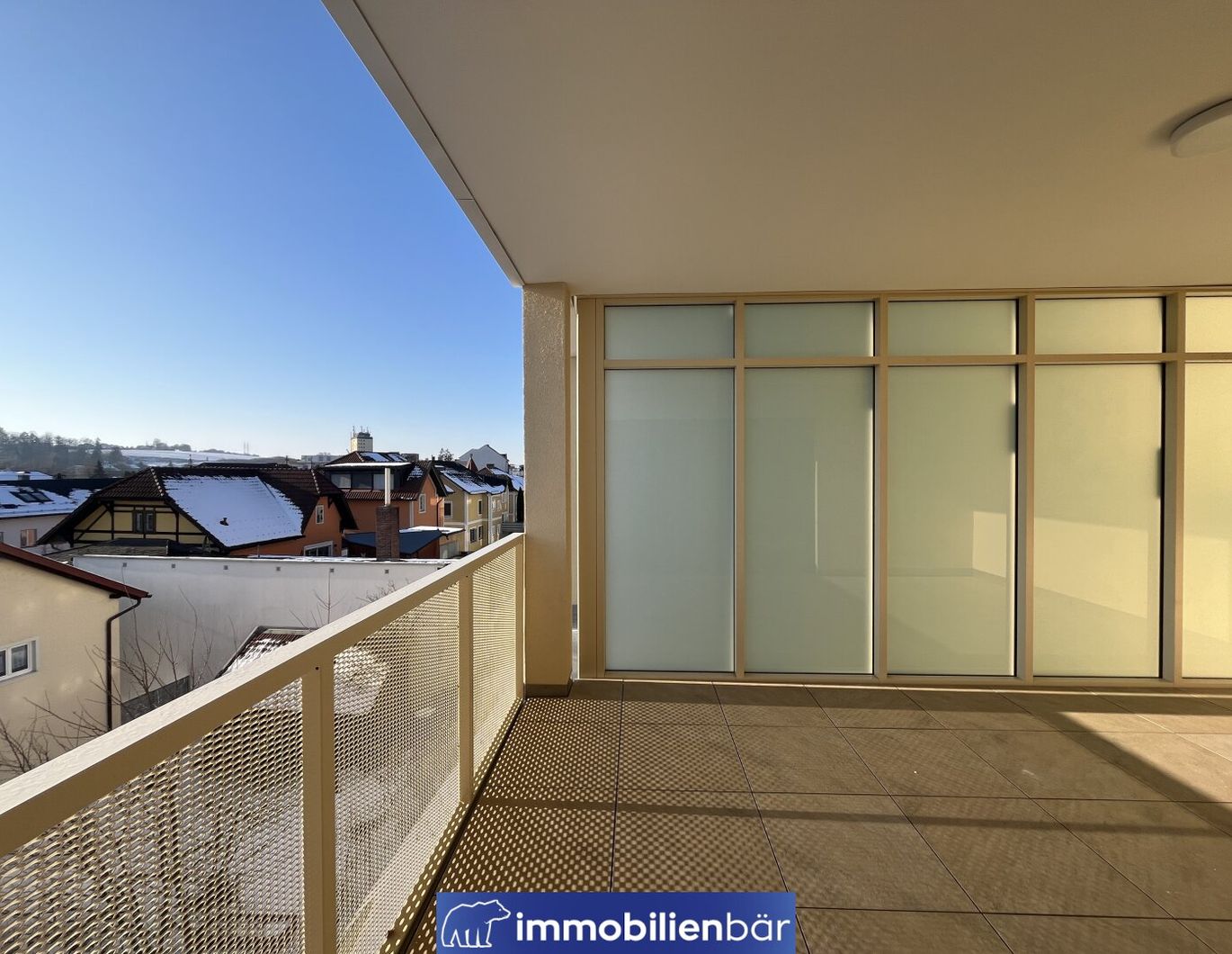 Großzügige 2 Zimmerwohnung mit großer Loggia und Balkon