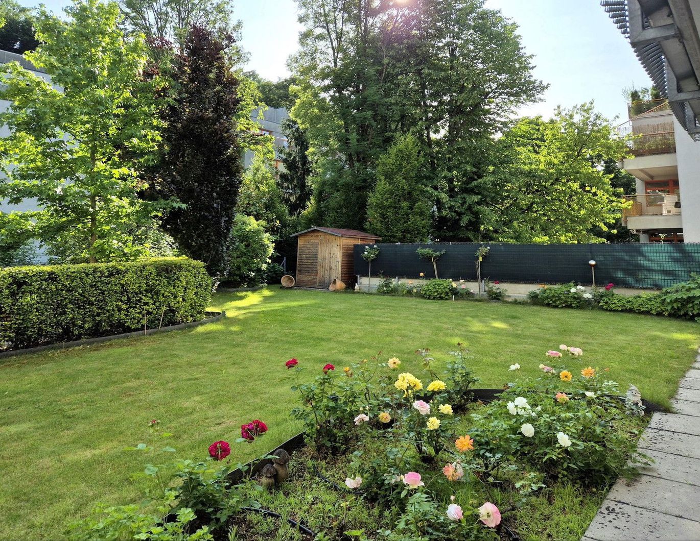 PREMIUM 4-ZIMMERWOHNUNG | 2 BÄDER | EIGENGARTEN | GRÜNLAGE