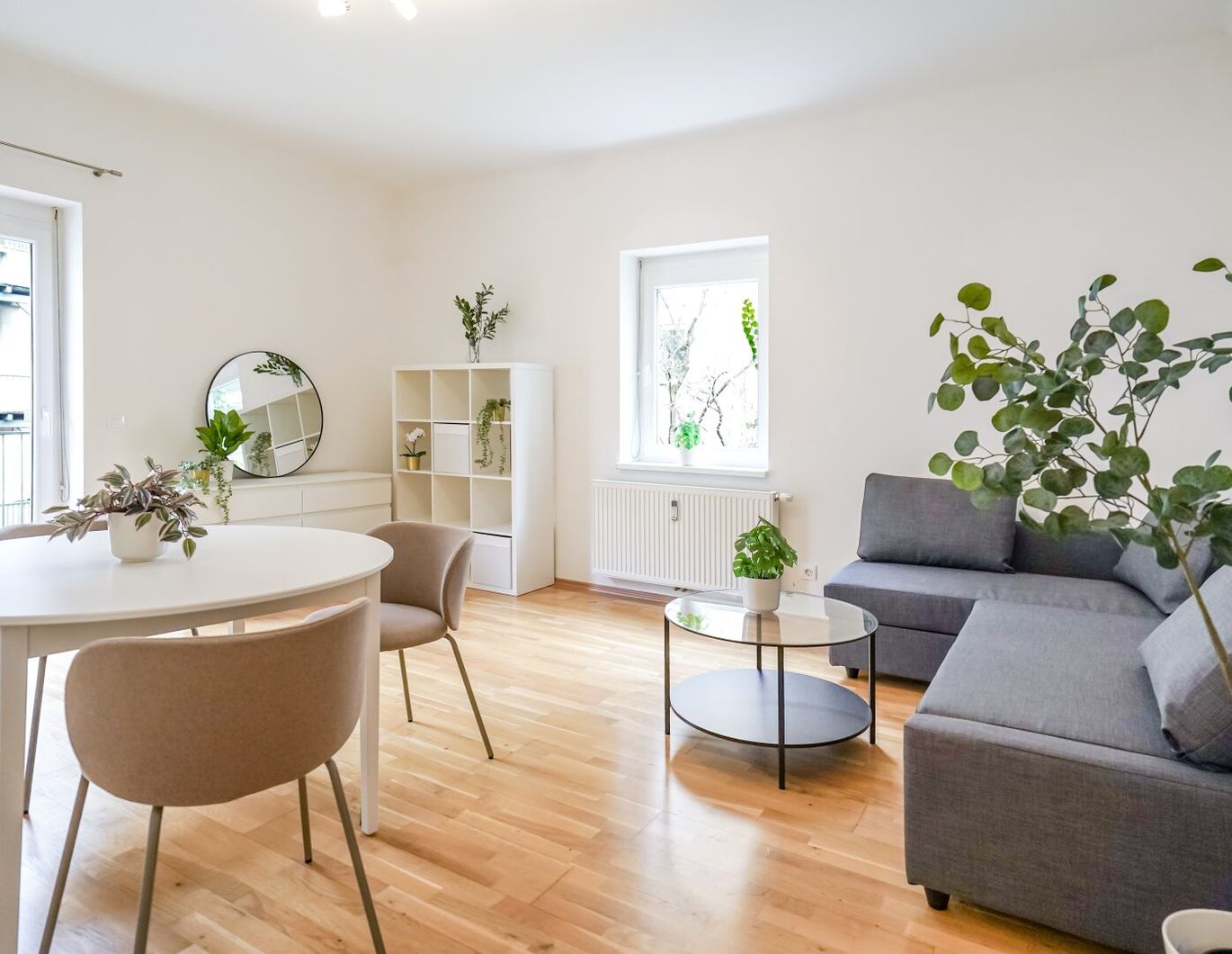 Vollmöblierte 55 m² Wohnung mit Balkon - sofort bezugsfertig in ruhiger Innenhoflage