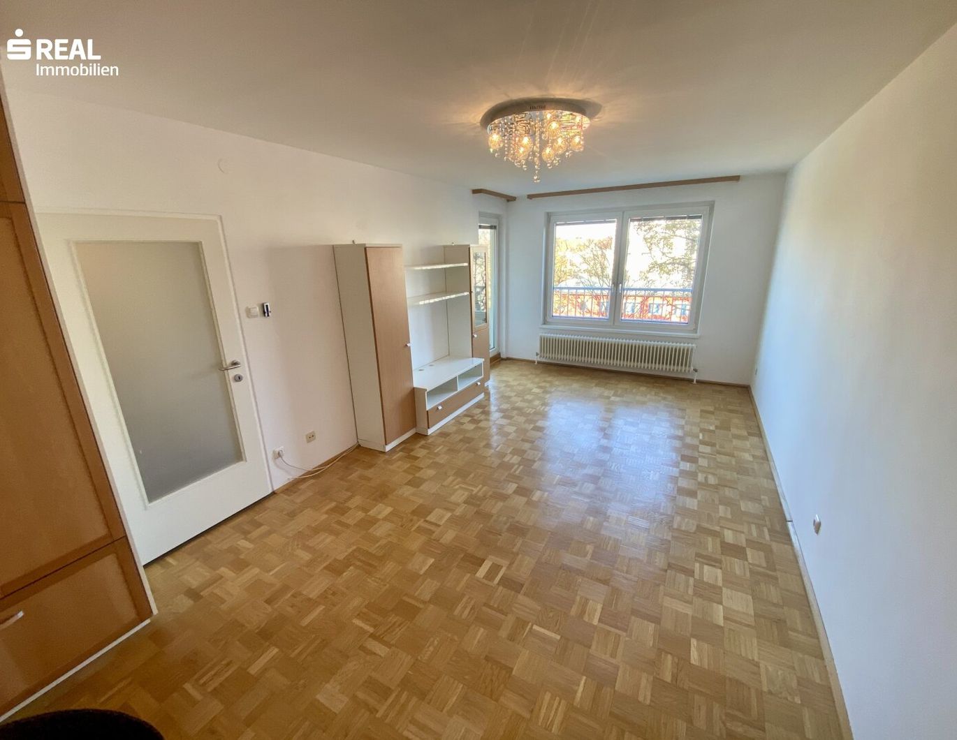 Freizeitgebiet Wienerberg, 3 Zimmer & Loggia (Heizung/ Warmwasser inkludiert)