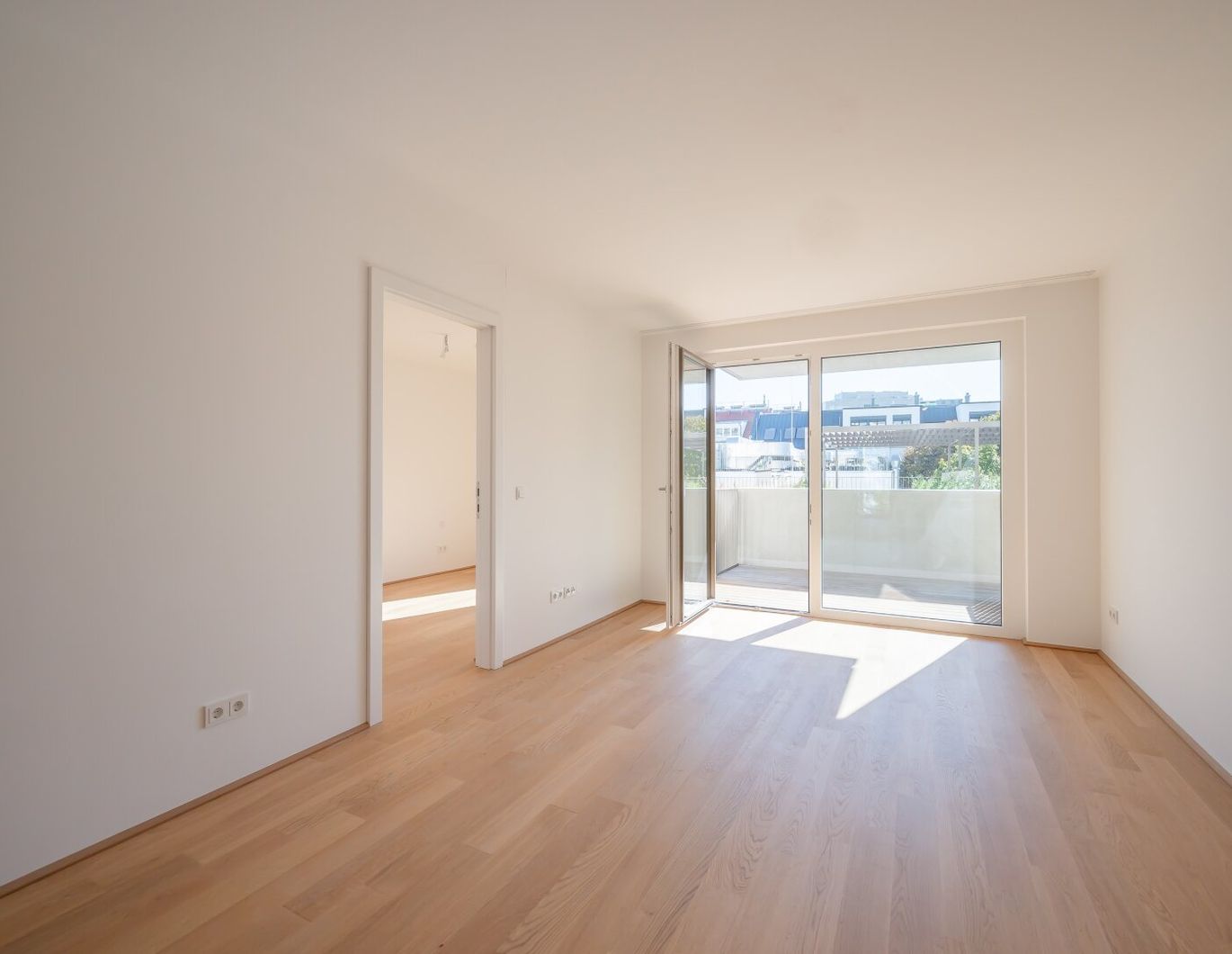 EDUART-Die Kunst des Wohnens: Hochwertiger 3-Zimmer NEUBAU-ZWEITBEZUG mit ca. 13m² Freifläche! (10/12)