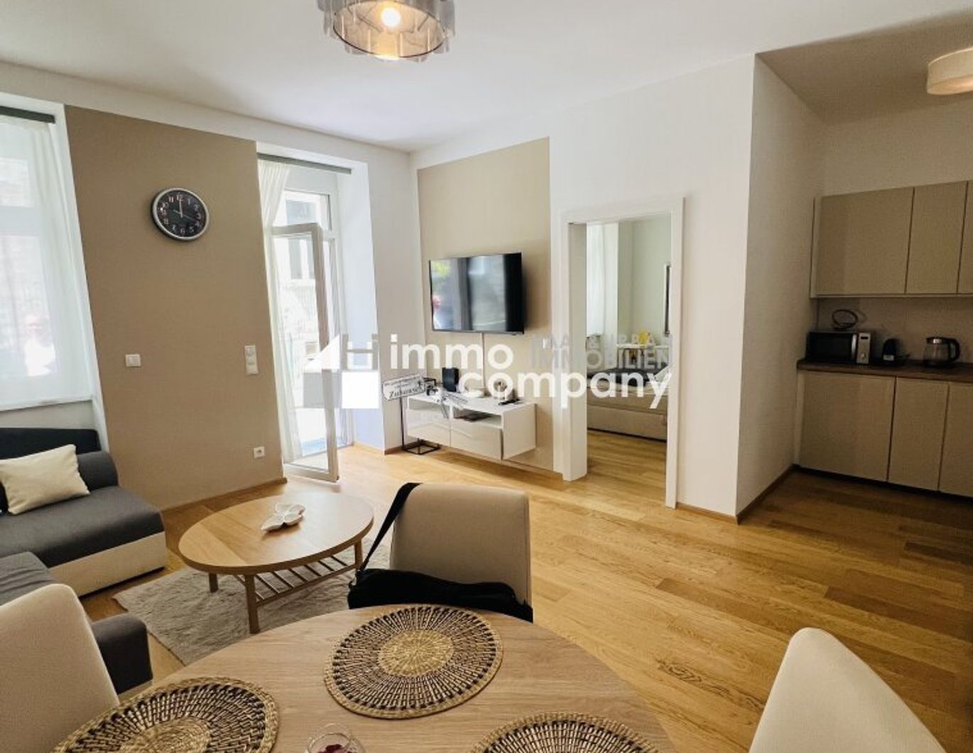 Perfekte Wohnung mit eigenem Garten und Terrasse! 15. Bezirk. U3 und U6!