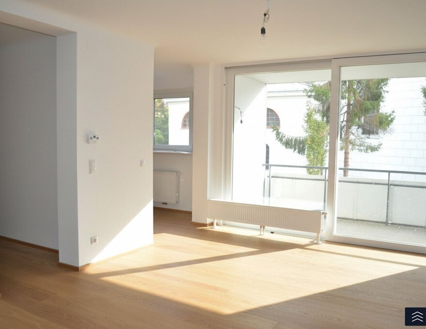 EXKLUSIVE 3-ZIMMER-WOHNUNG MIT LOGGIA - TRAUMHAFTER GRÜNBLICK - IM HERZEN DES 23. BEZIRKS