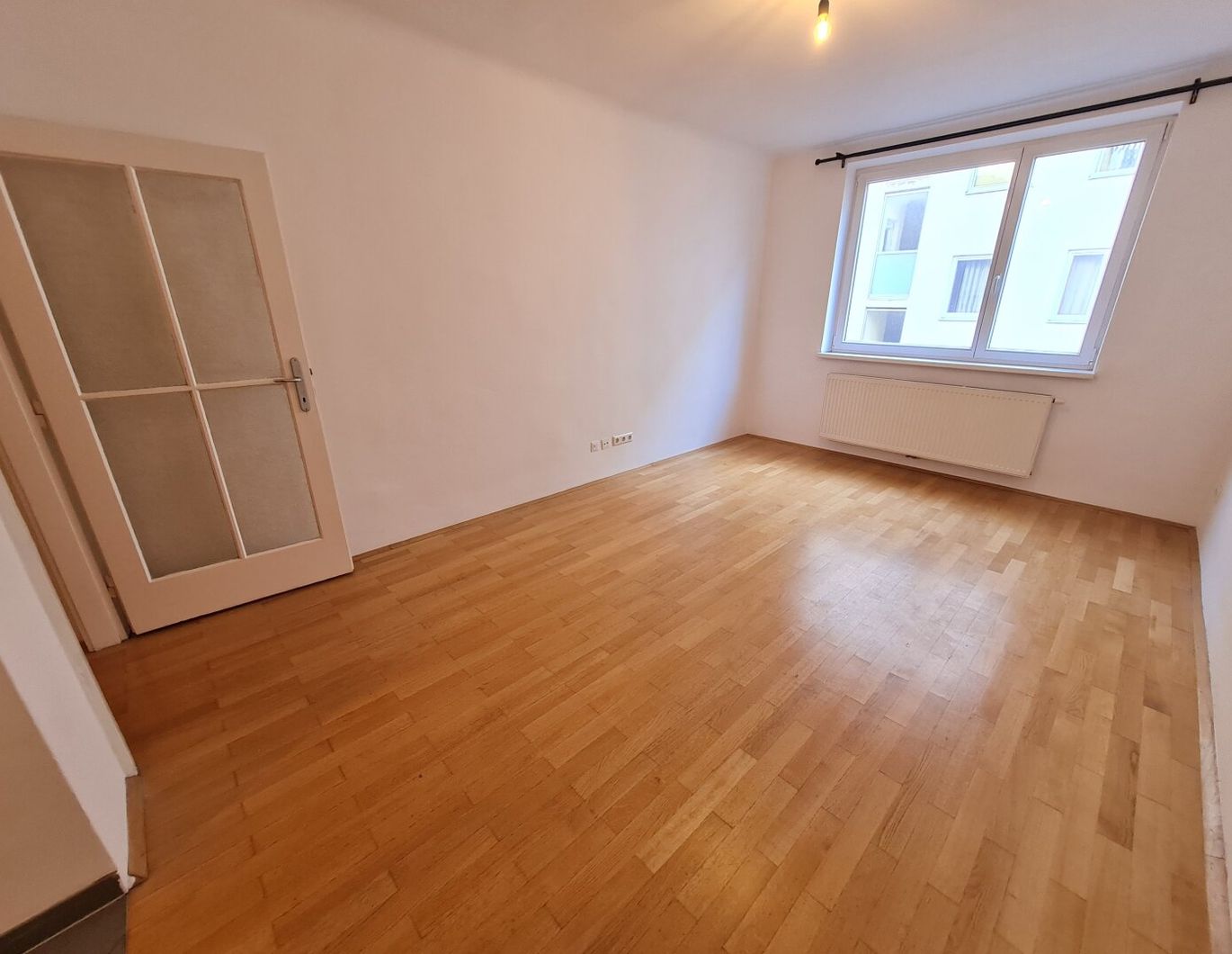 SCHÖNE RUHIGE GARCONNIERE NÄHE MATZNERPARK! HOFRUHELAGE!